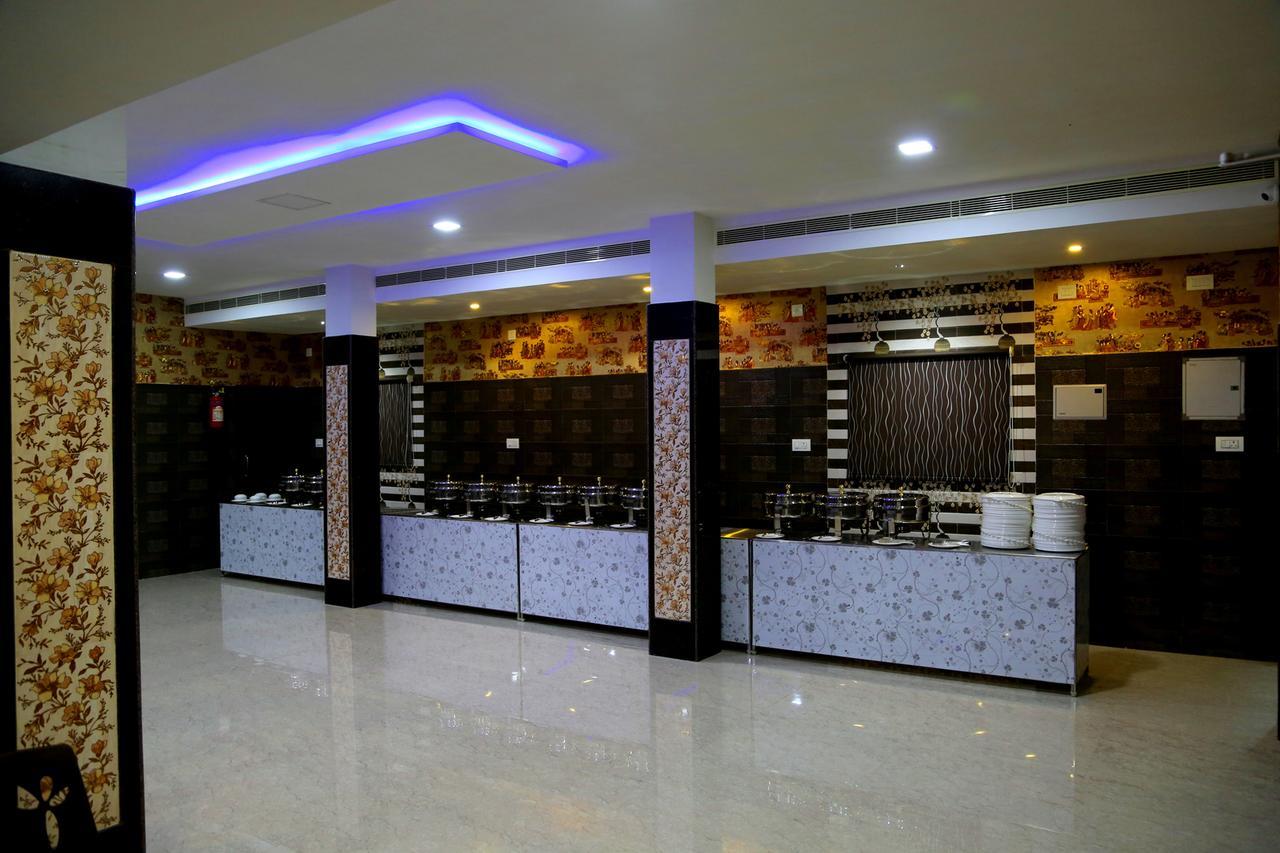 Venky'S Delight Hotel Rajahmundry Exterior photo