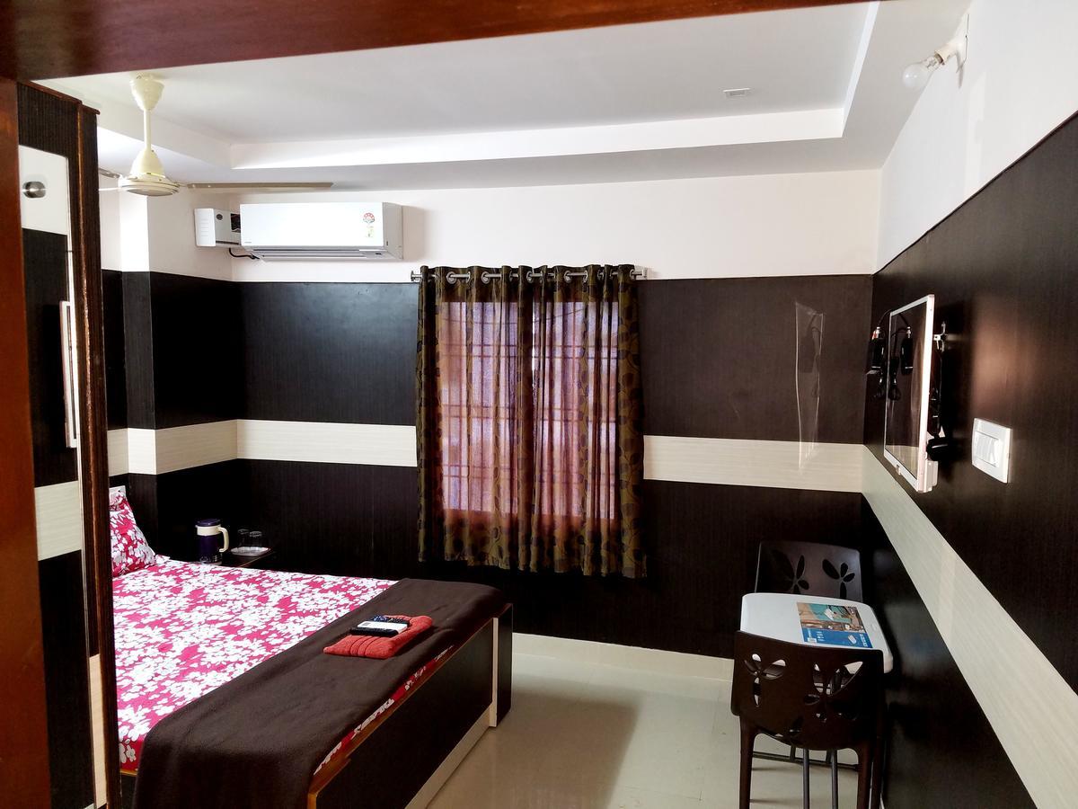 Venky'S Delight Hotel Rajahmundry Exterior photo